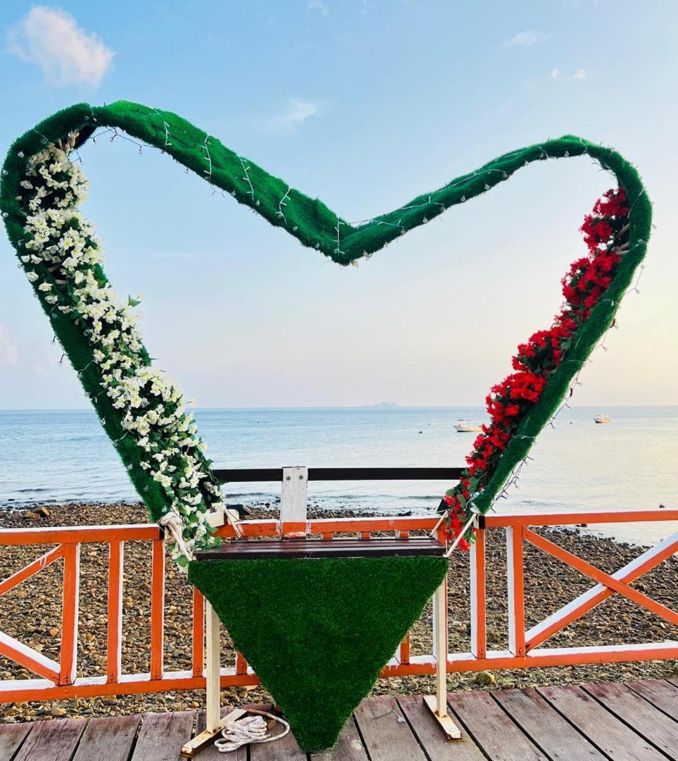 Mukut Coral Chalet Kampong Mukut Екстер'єр фото