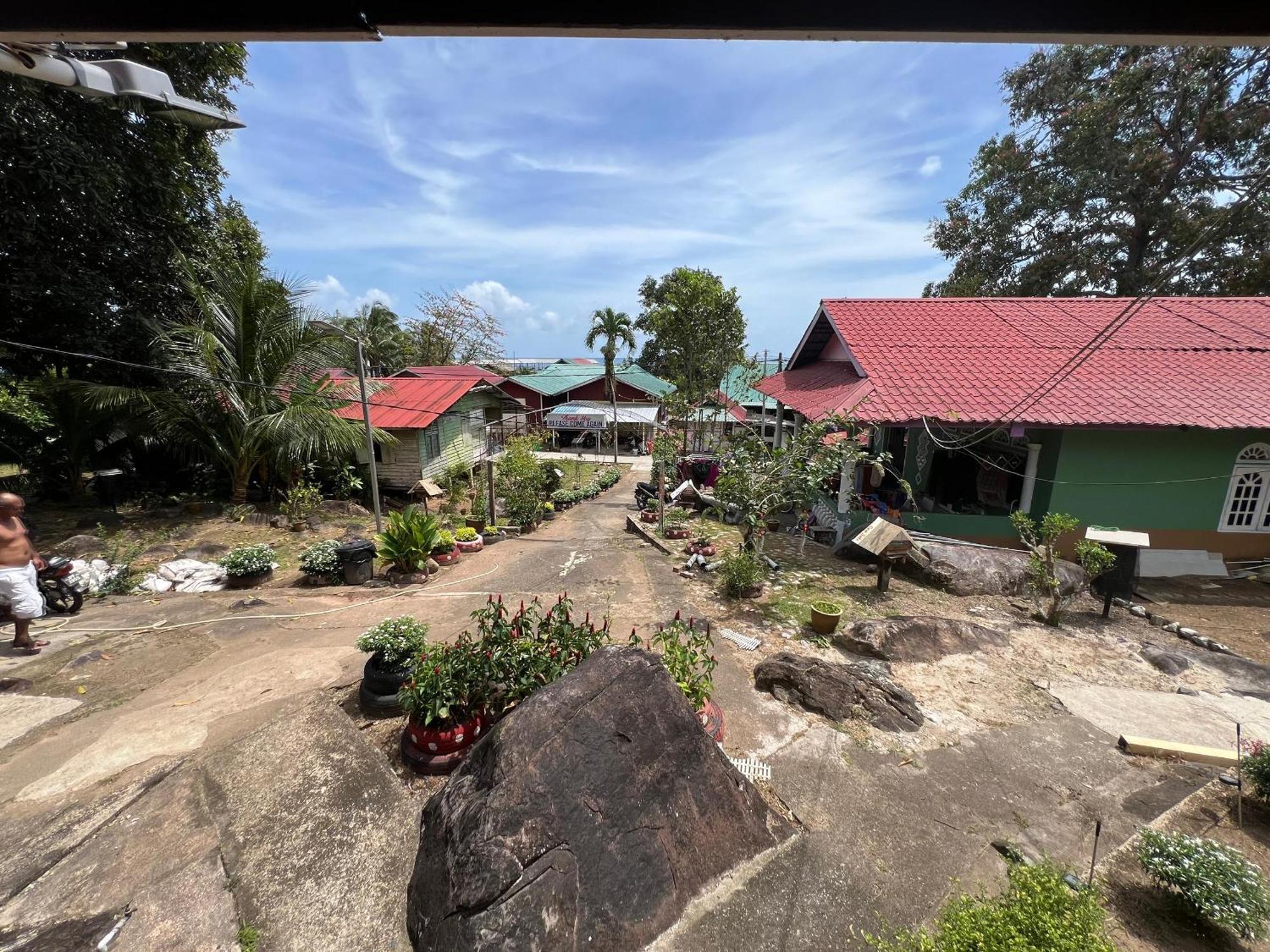 Mukut Coral Chalet Kampong Mukut Екстер'єр фото